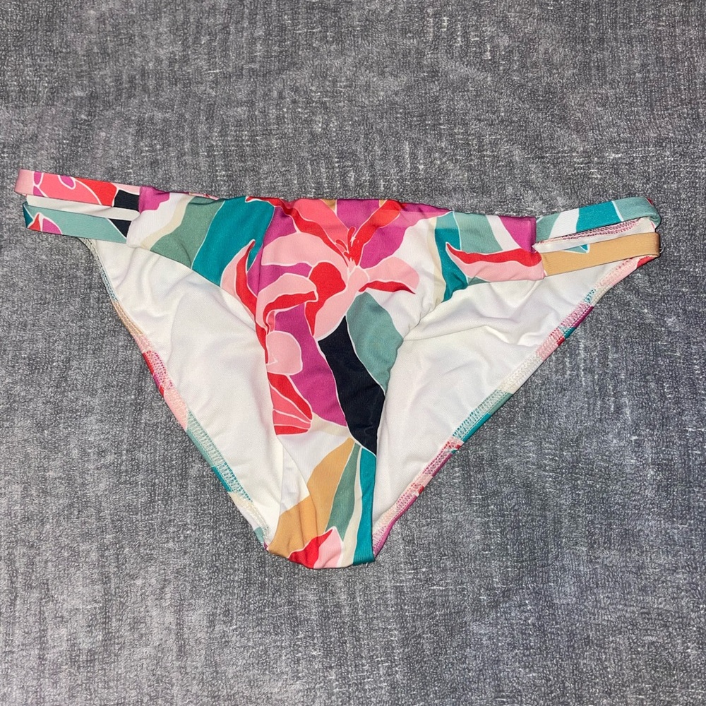 Billiabong low rider medium bikini bottoms